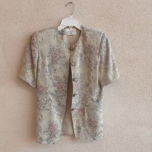 Jane Ashley Floral Women's Top - Cream and Pink